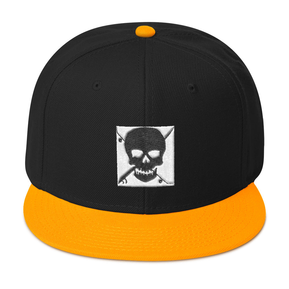 Gorra Snapback marcada con Board Life