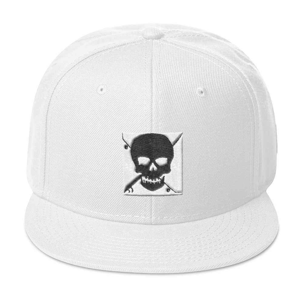 Gorra Snapback marcada con Board Life